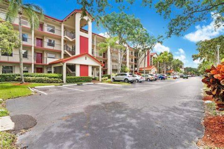 1100 SW 128th Terrace Unit 401U, Pembroke Pines, FL 33027 Condo for
