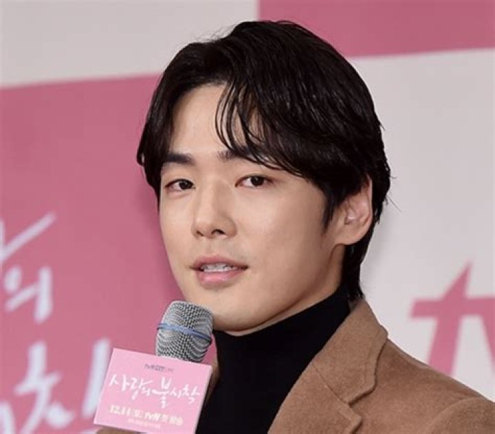 12 Things About Kim JungHyun, Male Lead Of KDrama "Mr. Queen" Metro