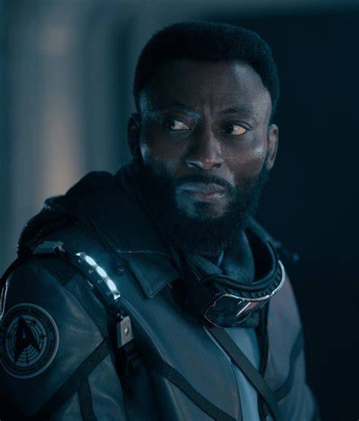 1366x1600 Resolution Babs Olusanmokun as Dr. M'Benga Strange New Worlds