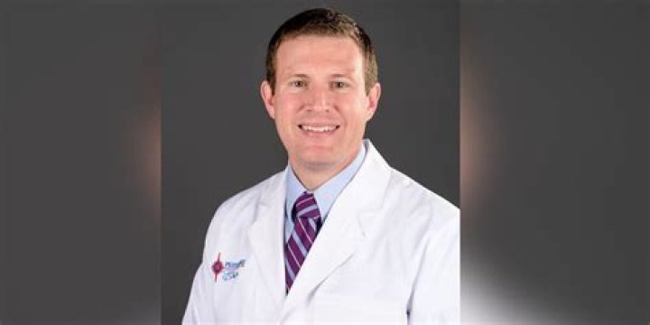 2 good Samaritans, including doctor, killed after helping stuck driver