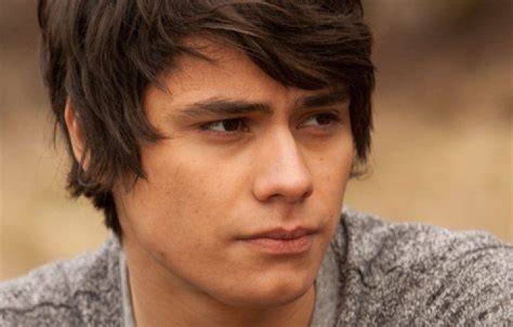 20 YA Actors Recast MidFranchise (That Only True Fans Noticed)