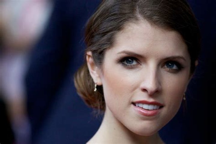 26 Female Celebrities With 'Big' Noses Who Are Totally Rocking Their