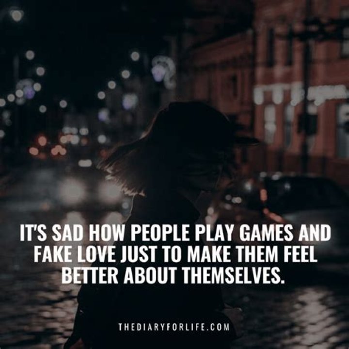 27 Fake Love Quotes that Every Broken Heart can Relate
