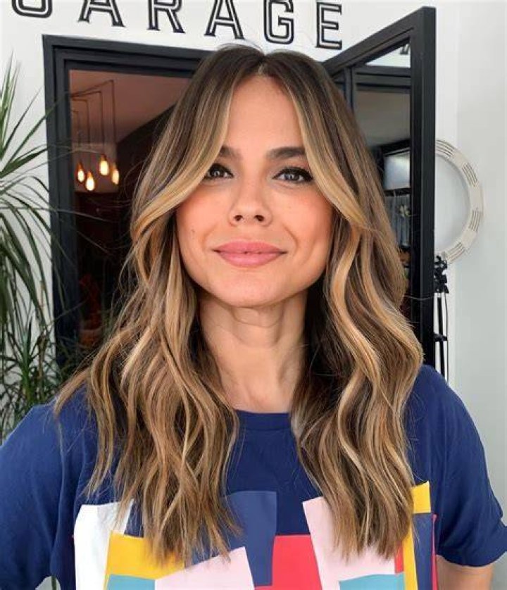 30 Best Hairstyles for Big Foreheads That Definitely Work Hair