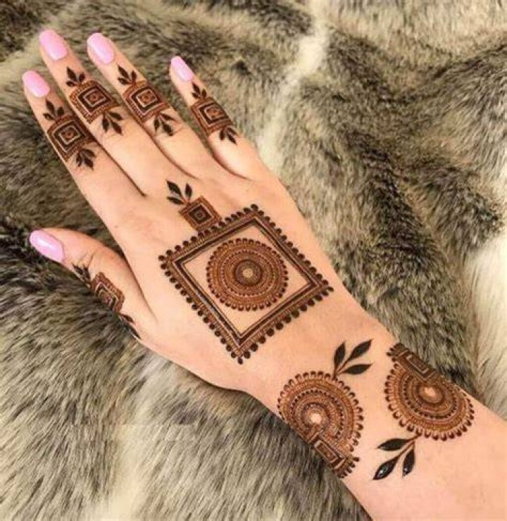30 Stylish Back Hand Mehndi Designs for Ladies Mehndi Crayon