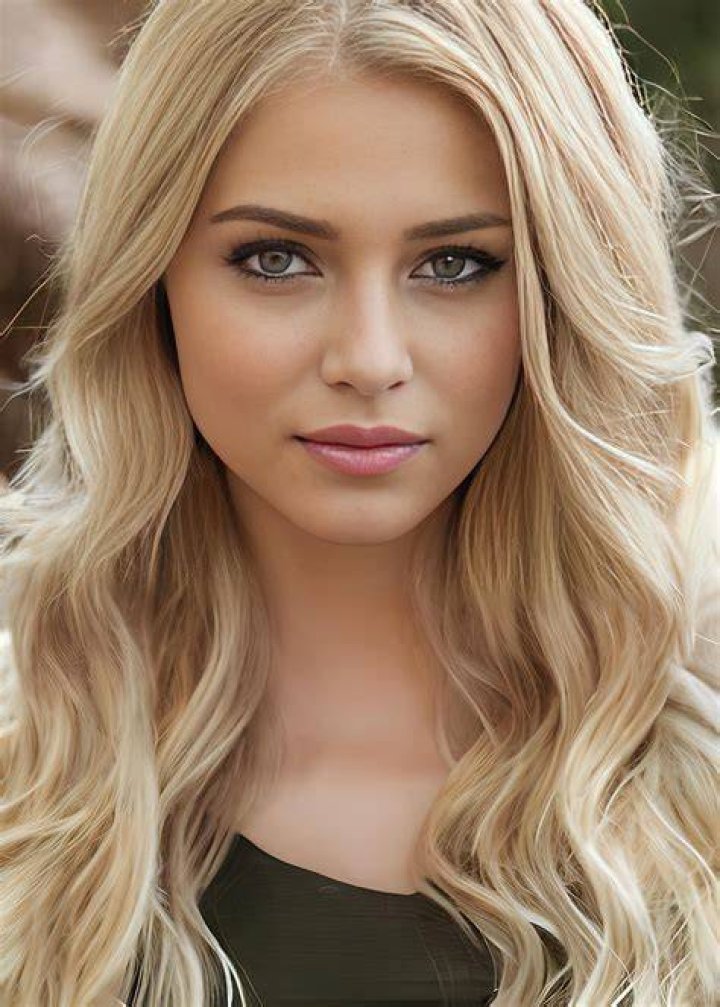 30 Top Photos Blonde Girls With Curly Hair Funny Attractive Pretty
