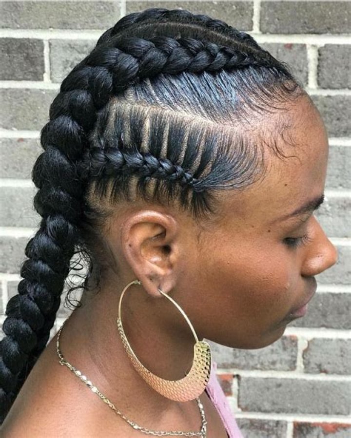4 cornrows for the win!! Styled by T2Nstylist iamorhair__ Cornrows