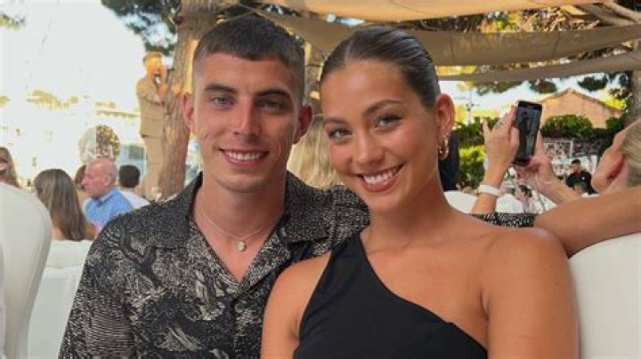 5 Potret WAGs Cantik Sophia Weber, Kekasih Gelandang Jerman di Piala