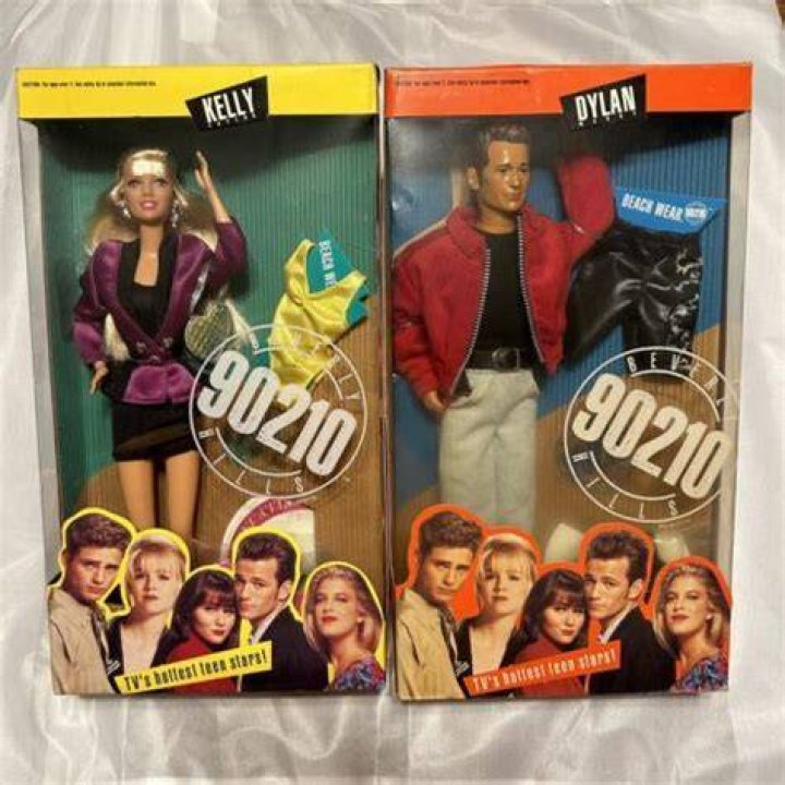 90210 Pair Kelly and Dylan Reunited Love Stories