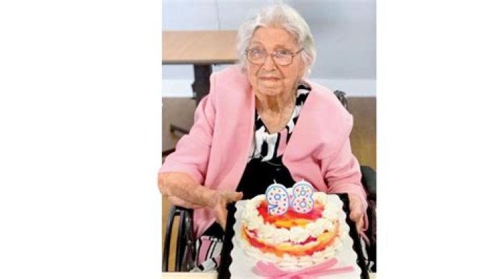 98YearOld Matriarch, MaeDell Taylor Hawkins, Meets GreatGreatGreat