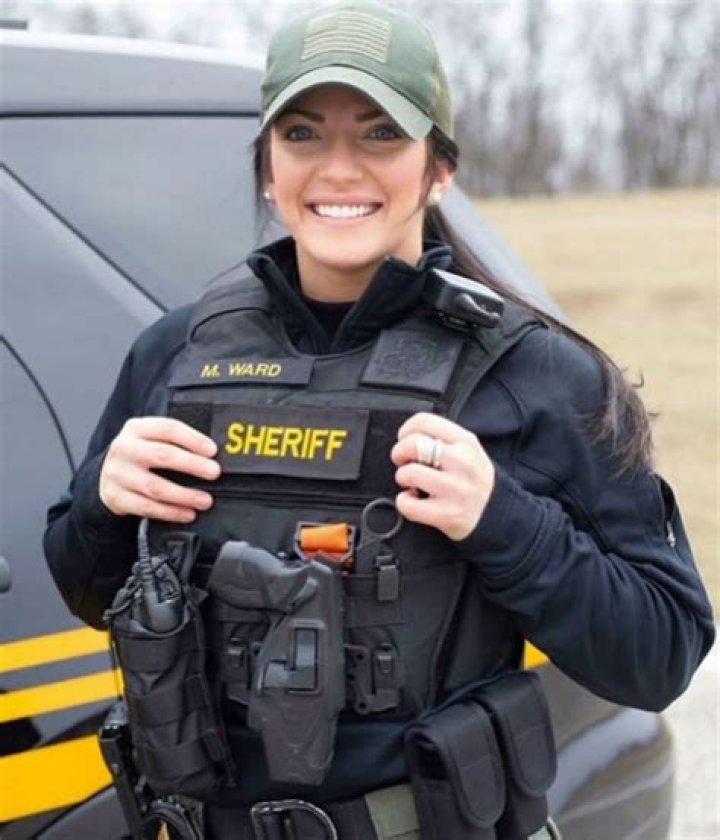 Above The Best, Yall. Female cop, Police women, Female police officers