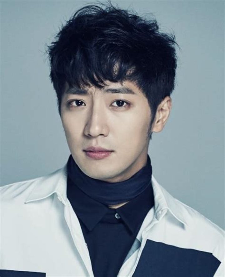 Actor Lee Sangyeob Complete Profile, Facts, Photos and TMI