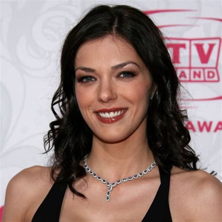 Adrianne Curry Biography, model, appeared, TV, life, America's Next Top