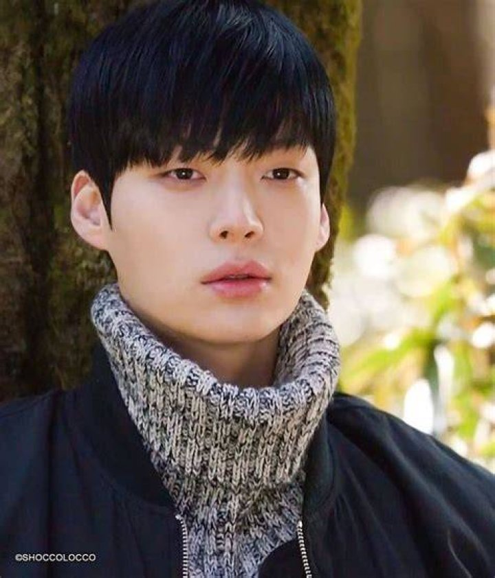 Ahn Jae Hyun Bio, Age, Height, Child, News 2023