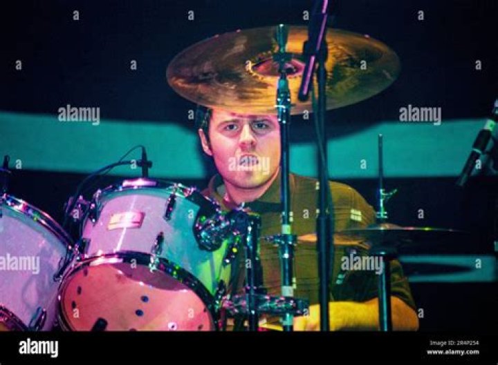 Alan White (Oasis drummer) Alchetron, the free social encyclopedia