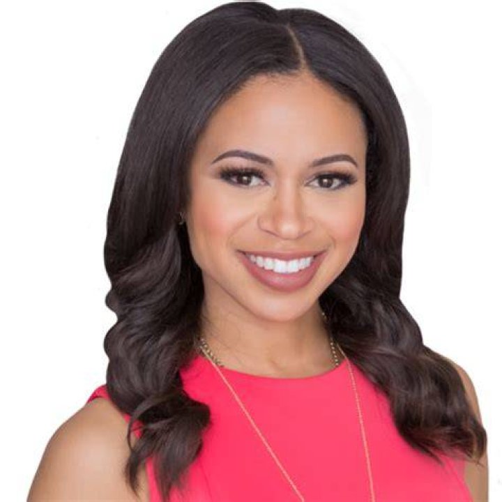 Alex Holley Bio, Wiki, Age, Height, Husband, Parents, Family, College