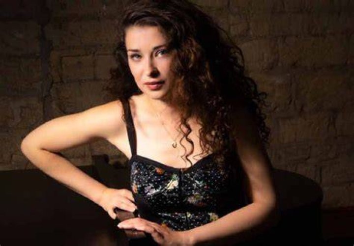 Alice Fredenham Bio, Net Worth, Salary Age, Height, Weight, Wiki