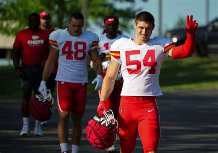 AllAmerican LB Leo Chenal Heads to Chiefs in NFL Draft Third Round