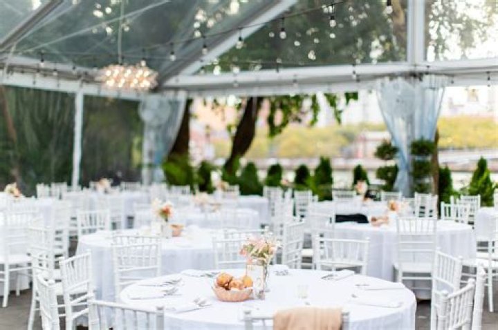 An Outdoor Wedding at Roosevelt Island in New York City