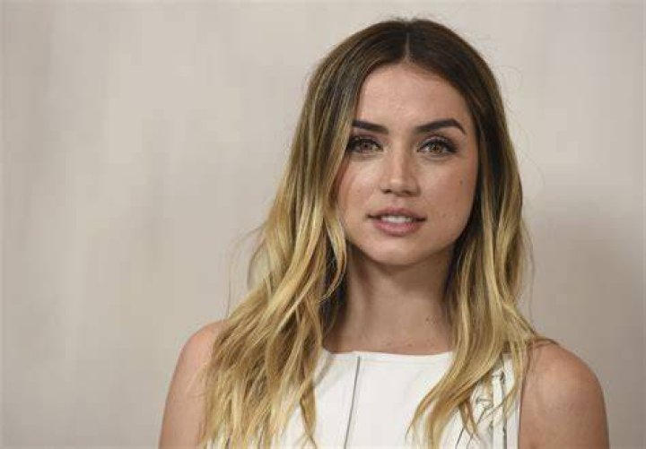 Ana de Armas' Height, Weight, Bio, Measurements & More