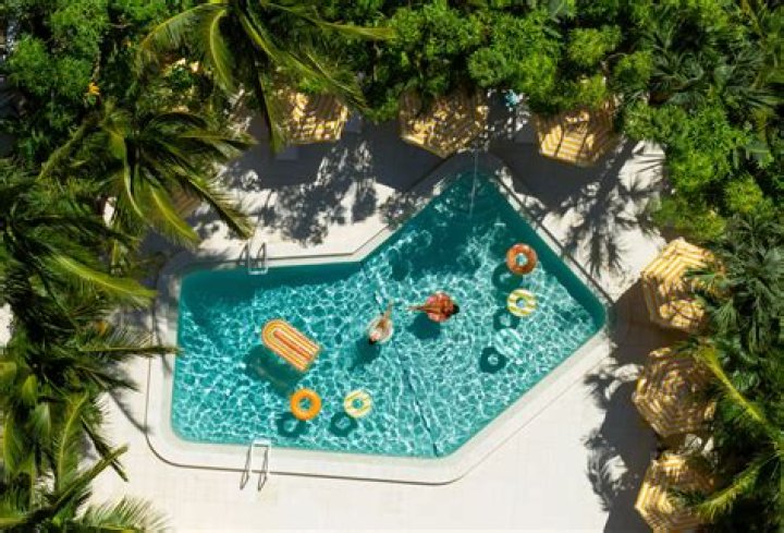 Anna Maria hotel sells for 8.825M. The question Was it for Garth