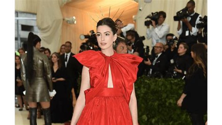 Anne Hathaway offered Sesame Street role 8 Days