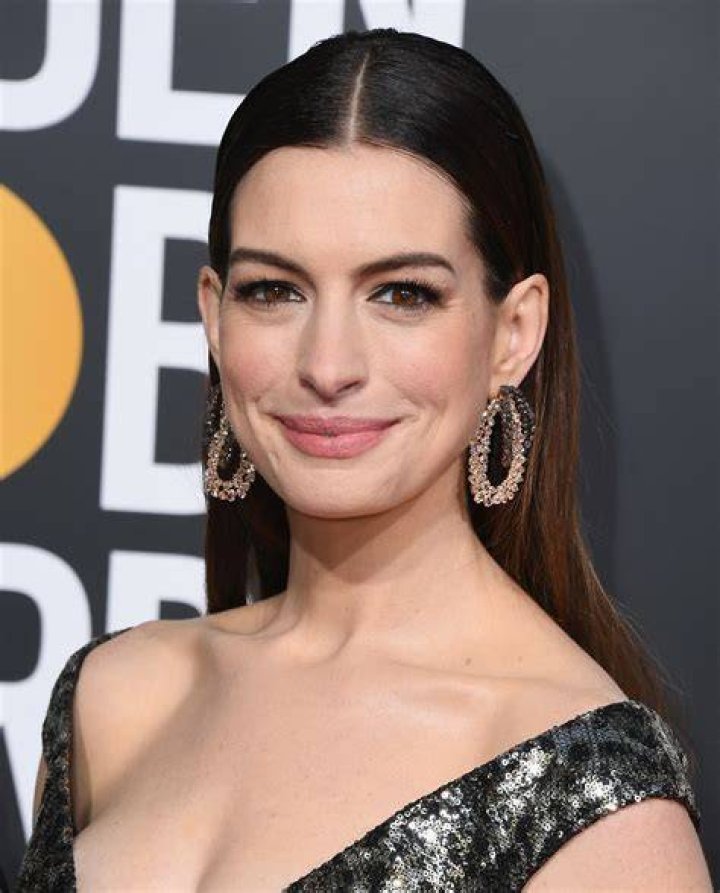 Anne Hathaway's Measurements Height, Weight & More