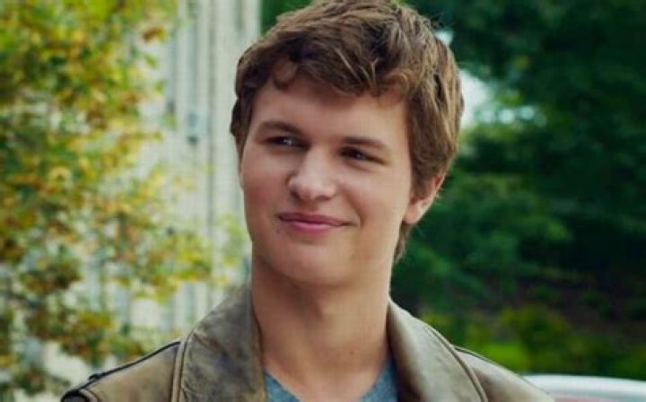 Ansel Elgort, protagonista de Bajo la misma estrella, es acusado de