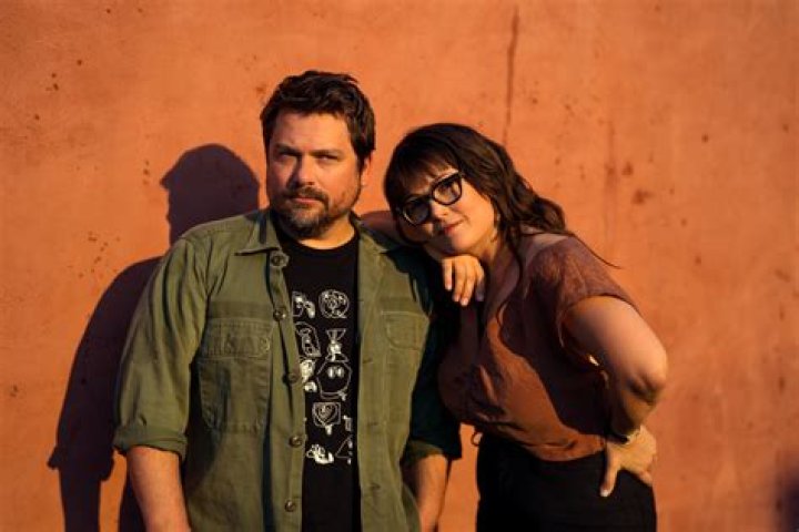 Are Sara and Sean Watkins twins?