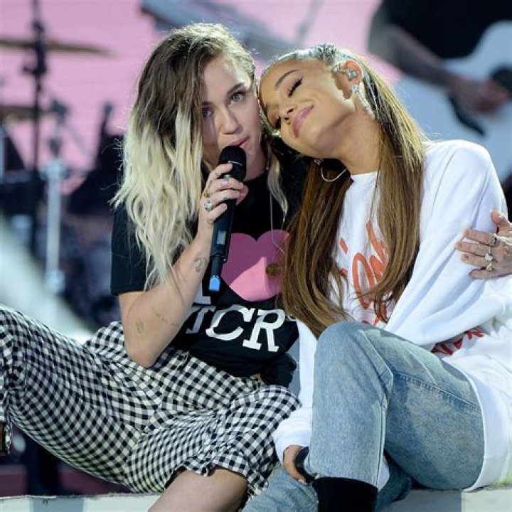 Ariana Grande, Miley Cyrus and Lana Del Rey heading for Number 1