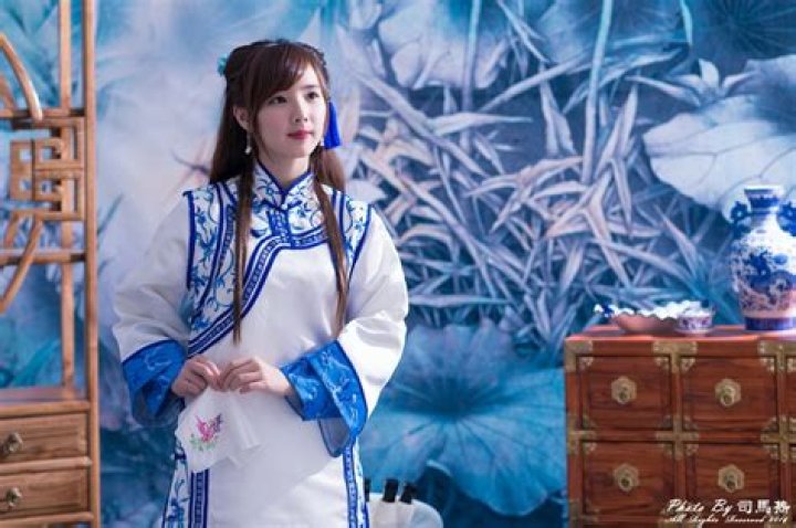 Asian Ladies, Taiwanese, Chinese Art, Asian Woman, Hairstyles, Mens
