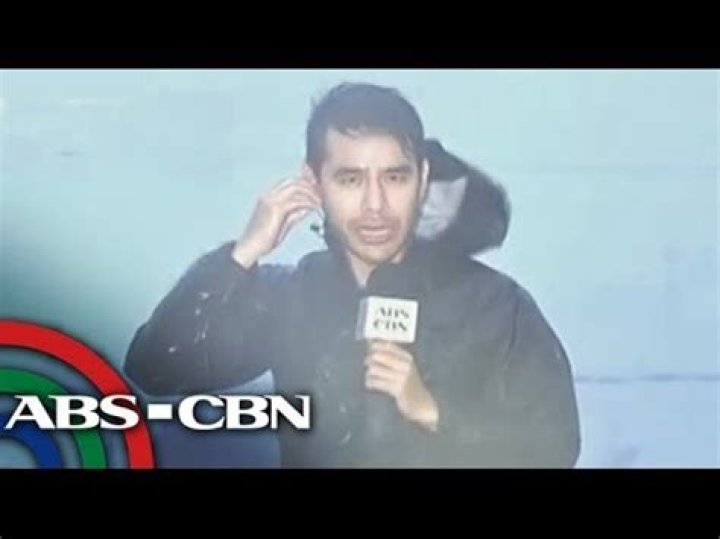 Atom Araullo keeps TV hosting job, but resigns as reporter at ABSCBN