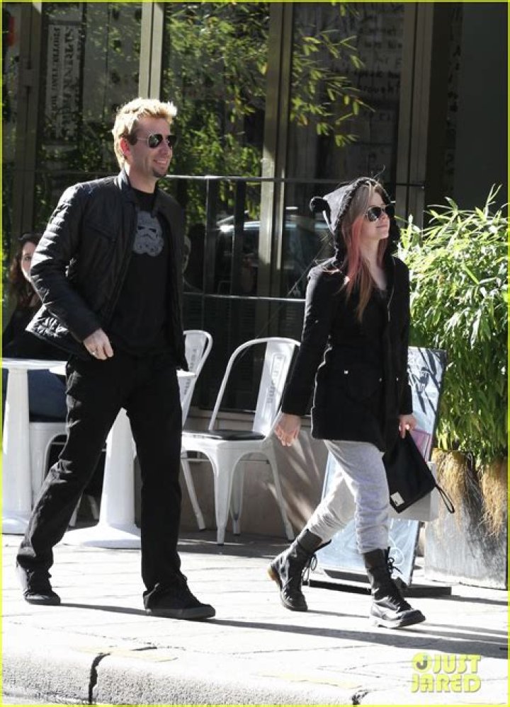 Avril Lavigne France with Fiance Chad Kroeger! Photo 2730975 Avril