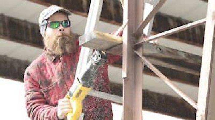 Barnwood Builders Boneyard Makeover (S8EP13 DIY Sun 7 Jul 2019