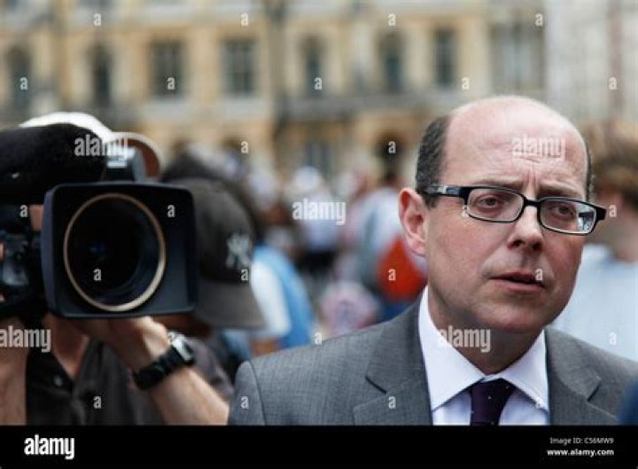 BBC political editor Nick Robinson undergoing treatment for tumour on