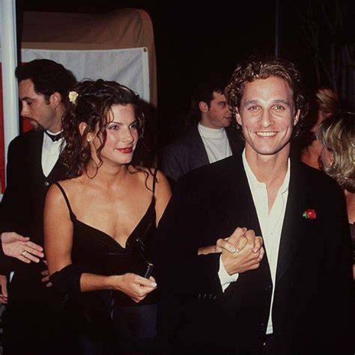 Before dating Sandra, Matthew had a brief romantic fling with Ashley