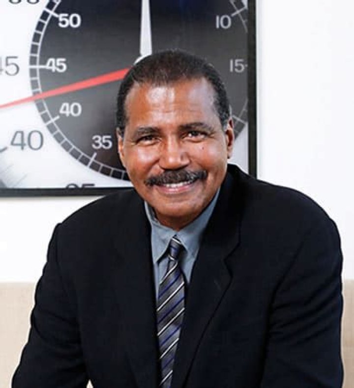 Bill Whitaker Bio, Age, Height, Net Worth, Facts, Nationality