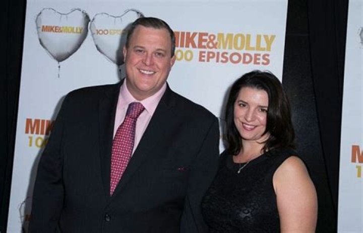 Billy Gardell 2024 Wife, net worth, tattoos, smoking & body facts Taddlr
