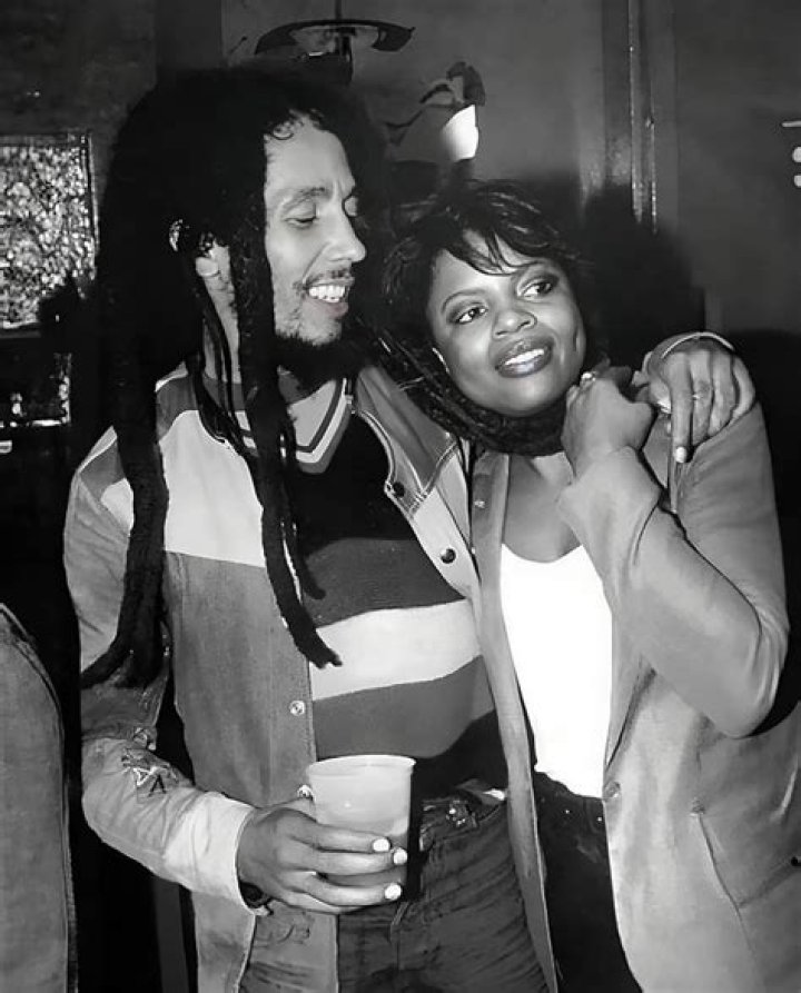 Bob Marley & Girlfriend Bob marley pictures, Bob marley, Bob marley
