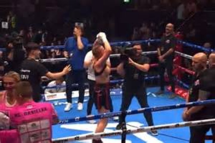 Boxing Daniella Hemsley The incredible transformation of boxer who