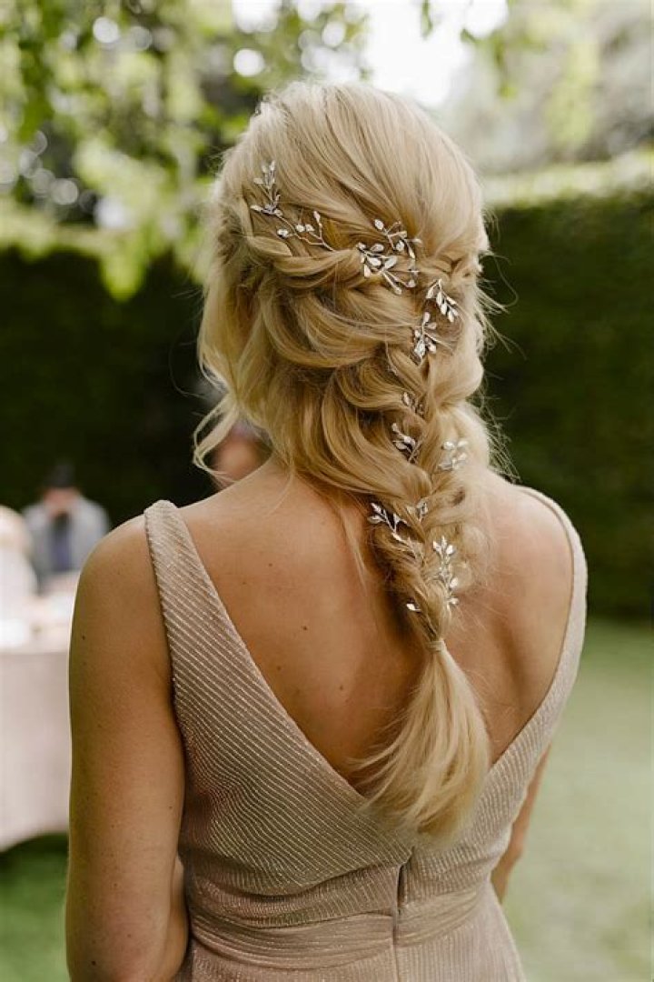 Bridal Hairdressing Ideas... Beautiful and perfect for your wedding day