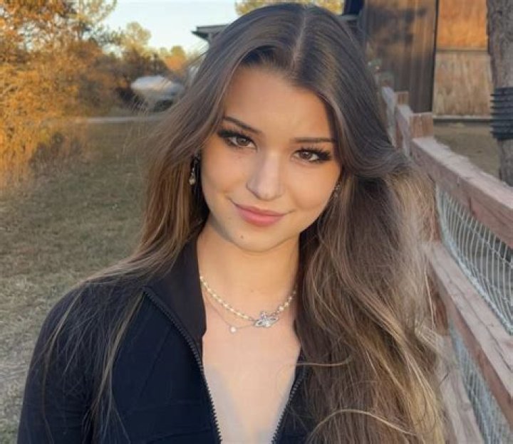 Brooke Nicole (TheLastStars) Twitter
