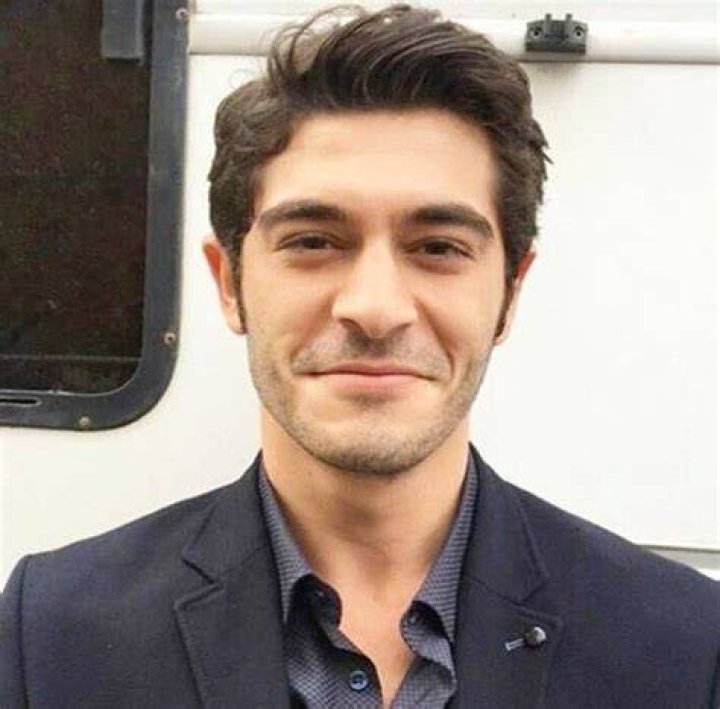 Burak Deniz Wiki, Height, Age, Girlfriend, Family, Biography & More