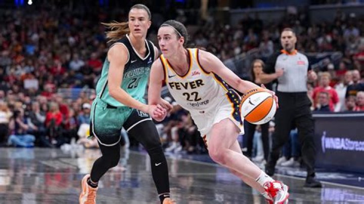Caitlin Clark hurt in Iowa&rsquo;s stunning loss to Kansas State