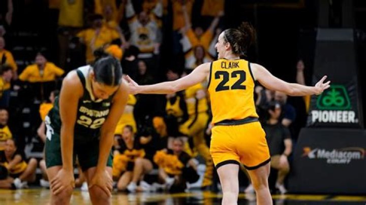 Caitlin Clark scores 42, No. 6 Iowa tops No. 8 Maryland WTOP News