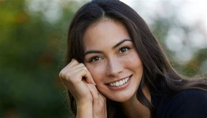 Caitlin McHugh Biography, Height & Life Story Super Stars Bio