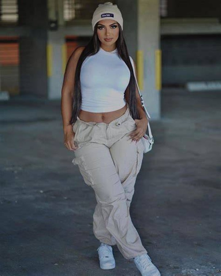 Camila Bernal Height, Weight, Bio, Wiki, Age, Photo, Instagram