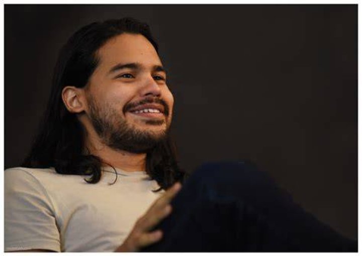 Carlos Valdes parle de "Up Here" et des défis de la réalisation d'une