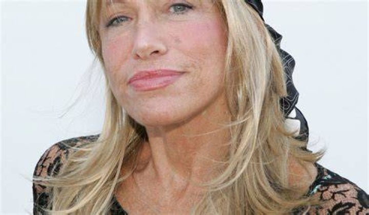 Carly Simon&rsquo;s height, weight and body measurements Carly simon, Her