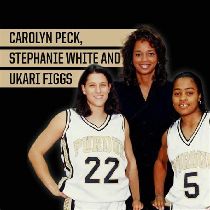 Carolyn Peck enters the Women’s Basketball Hall of Fame a pioneer for